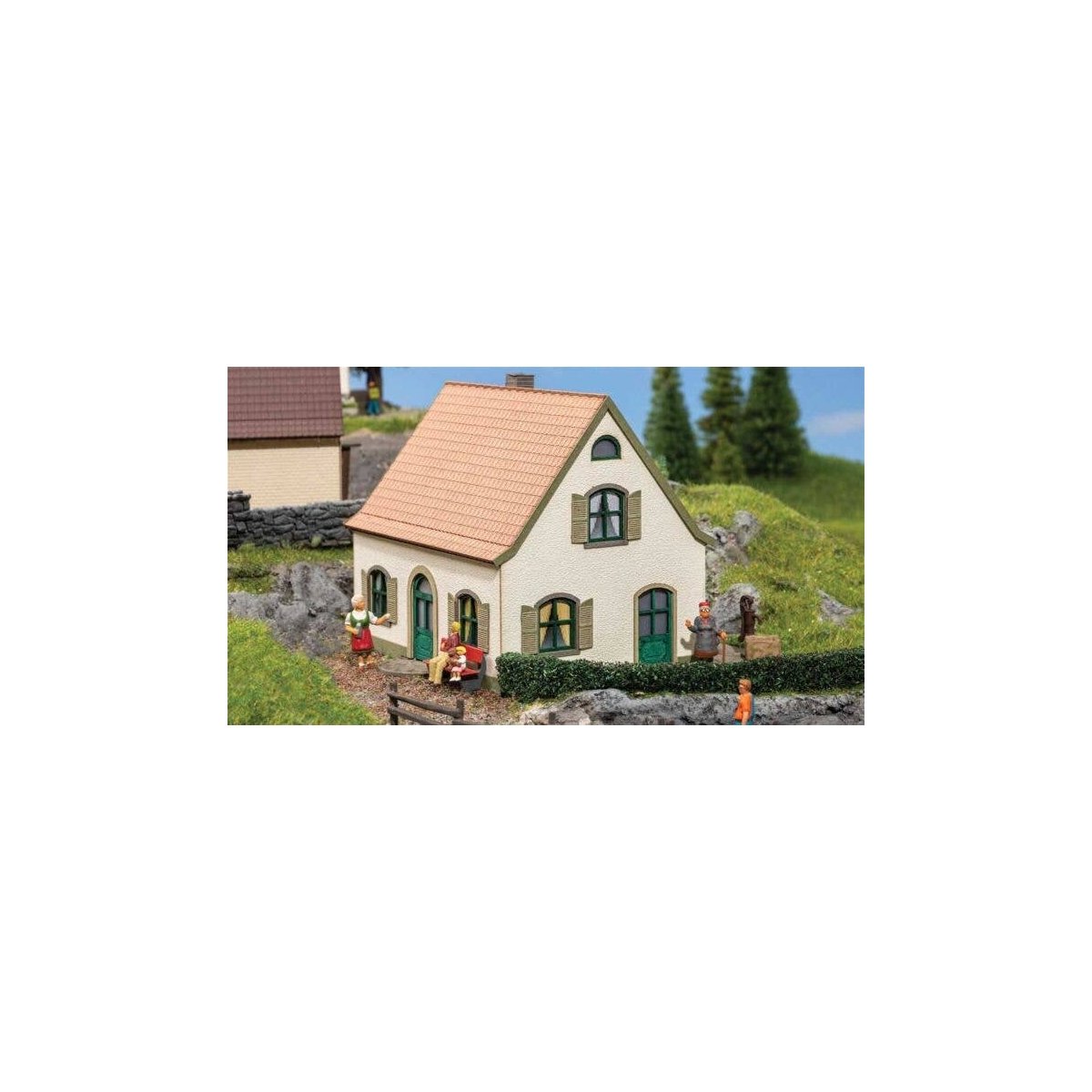 Small Stucco Single-Family House with Garage -- Laser-Cut Kit, N, Noch Gmbh & Co 63606