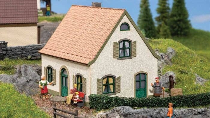 Small Stucco Single-Family House with Garage -- Laser-Cut Kit, N, Noch Gmbh & Co 63606