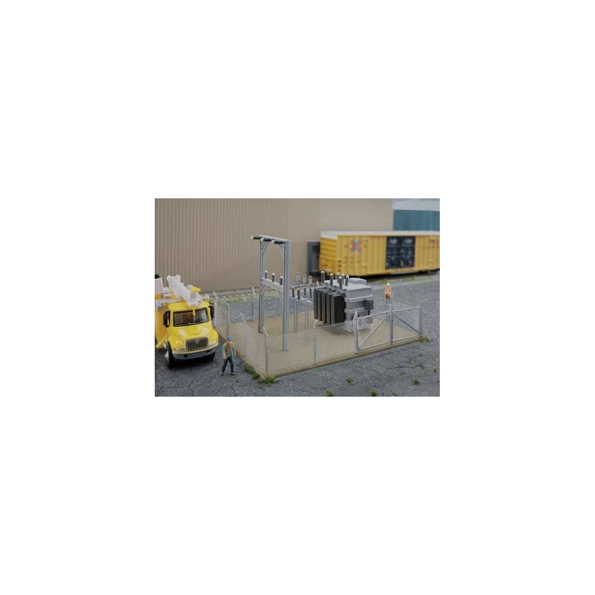 Small Substation -- Kit - 5 x 3-13/16 x 2-7/8′ 12.7 x 9.7 x 7.3cm, HO, Walthers Cornerstone 4175