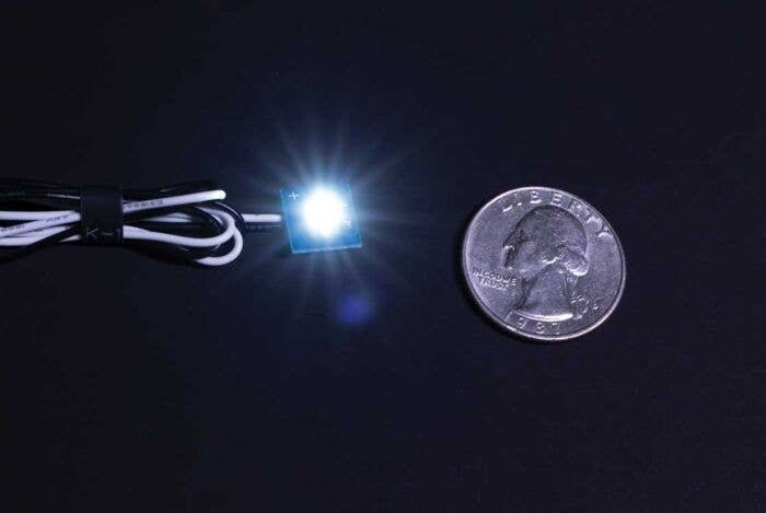 LED Small Building Light 3-Pack -- Natural White, All Scales, Walthers SceneMaster 4874