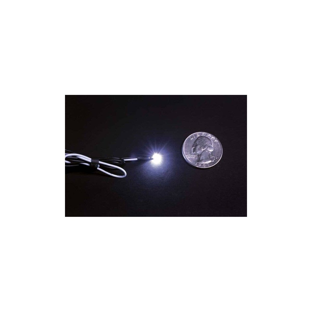 LED Nano Light 3-Pack -- Natural White, All Scales, Walthers SceneMaster 4877