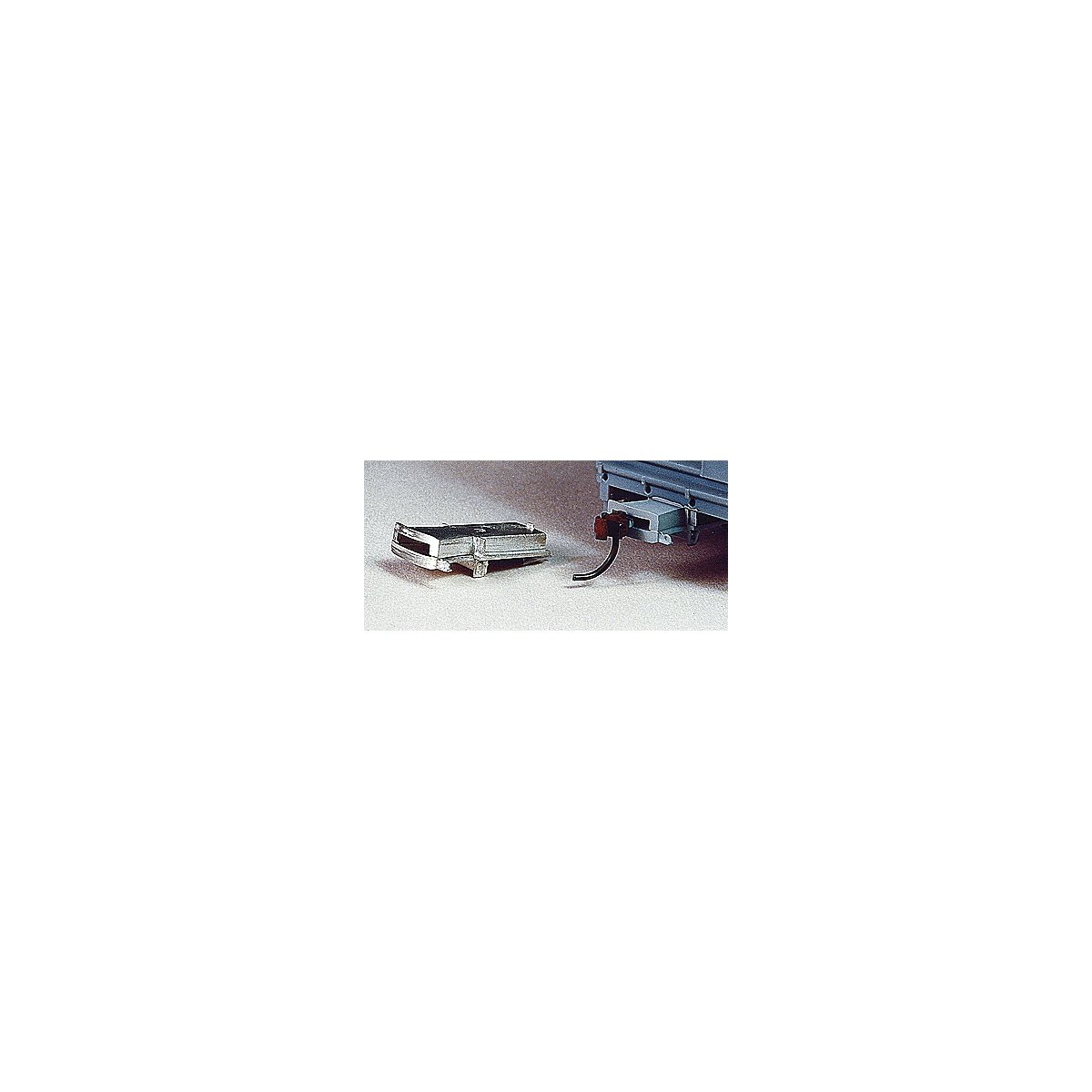 Cushion Coupler Pocket, Long Cushion Type -- For 60` to 86` Freight Cars, HO, Details West 1024