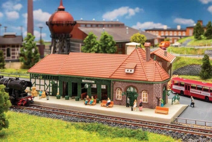 Weissenbach Train Station -- Kit - 8-3/16 x 3-1/4 x 2-5/8′ 20.8 x 8.2 x 6.6cm, N, Faller Gmbh 212152