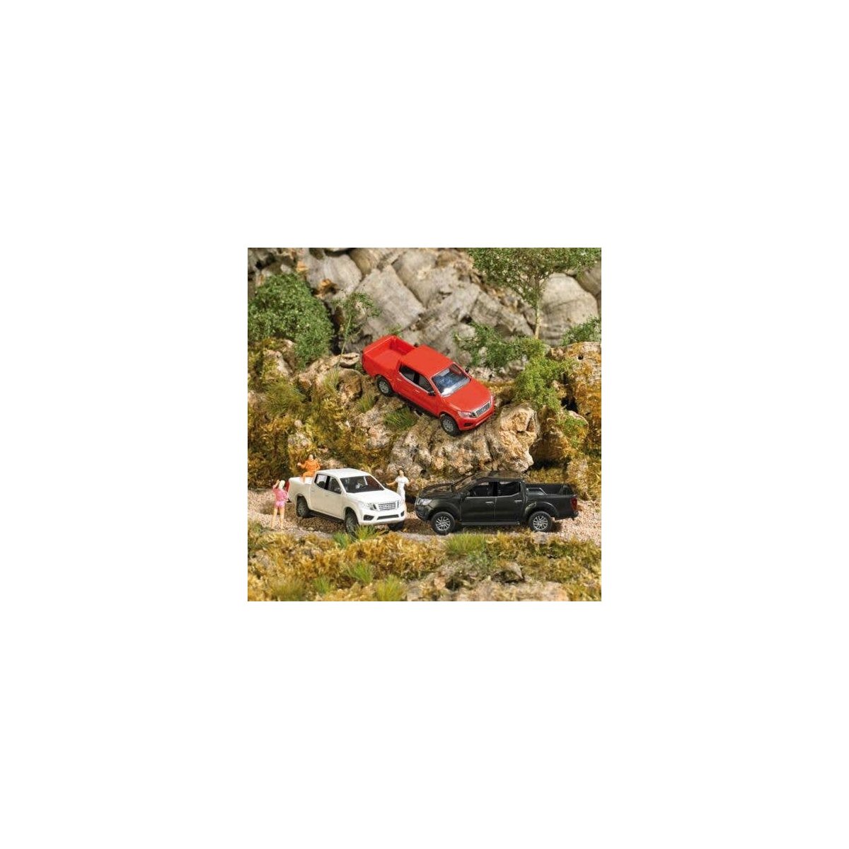 2015 Nissan Navara Crew-Cab Pickup Truck - Assembled -- Red, HO, Busch Gmbh & Co Kg 53700