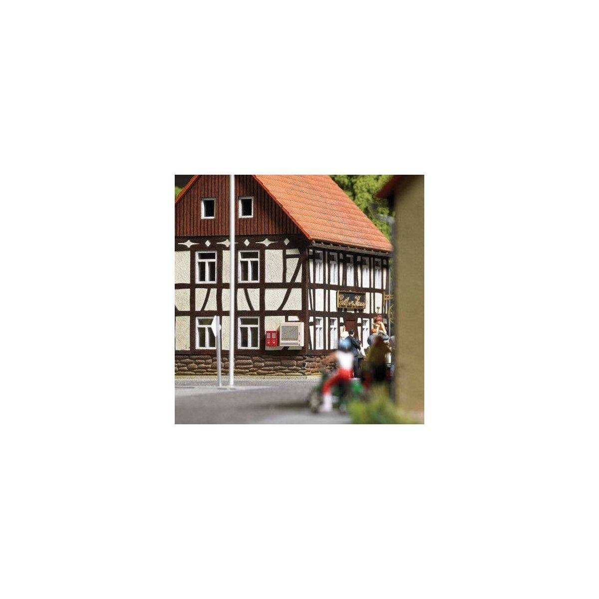 Wall-Mounted Vending Machines -- 4 Chewing Gum & 2 Cigarette Machines, HO, Busch Gmbh & Co Kg 7780