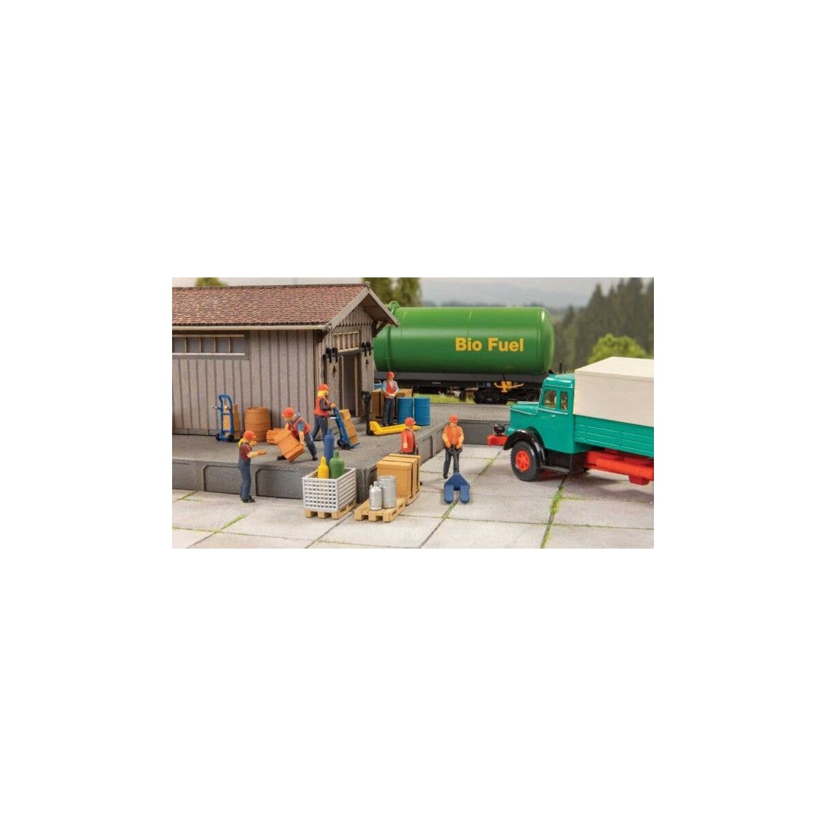 Loading Dock Workers Loading Goods -- 6 Figures, 4 Pallets, 2 Pallet Jacks, Dolly, Assorted Cargo, HO, Noch Gmbh & Co 16266