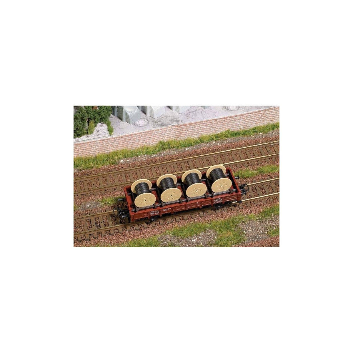 Cable Reel Load -- Fits European 2-Axle Low-Side Gondola, HO, Busch Gmbh & Co Kg 1681