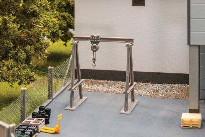 Small Gantry Crane -- Kit - 1-15/16 x 1-3/16 x 2-5/16′ 5 x 3 x 5.9cm, HO, Faller Gmbh 180865