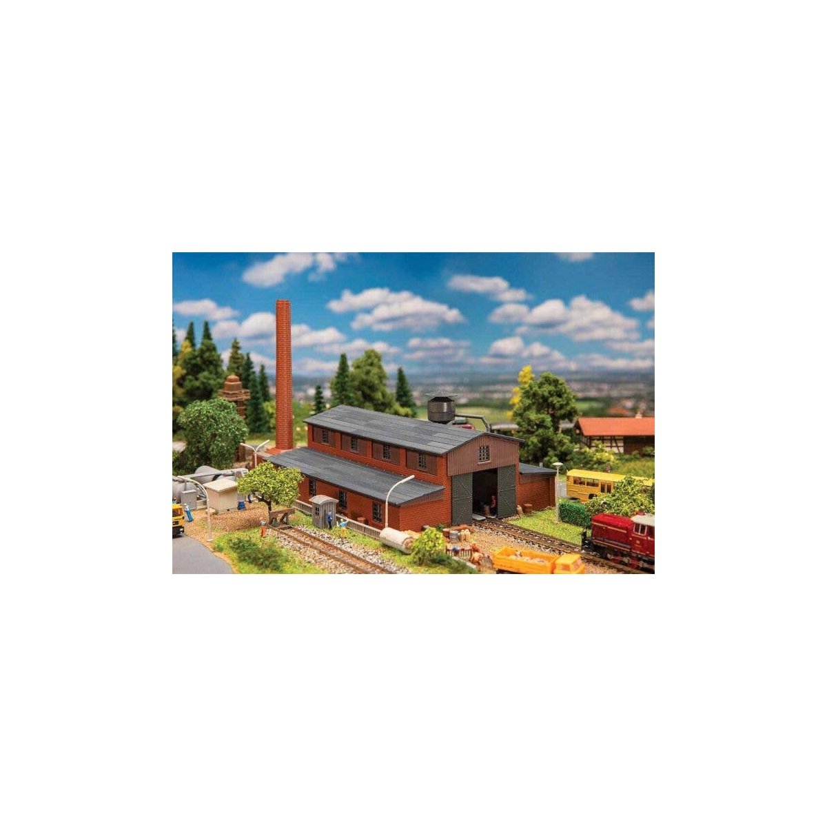 Factory with Brick Chimney -- Kit - 8-5/8 x 5-13/16 x 5-1/2′ 22 x 14.8 x 14cm, N, Faller Gmbh 231720