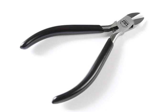 Modeler′s Side Cutter for Plastic Parts -- Black Vinyl Grip, All Scales, Tamiya Paints 74001