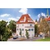 Town House with Jester Museum -- Kit - 7-1/16 x 4-3/8 x 7-7/8′ 18 x 11 x 20cm, HO, Faller Gmbh 130694