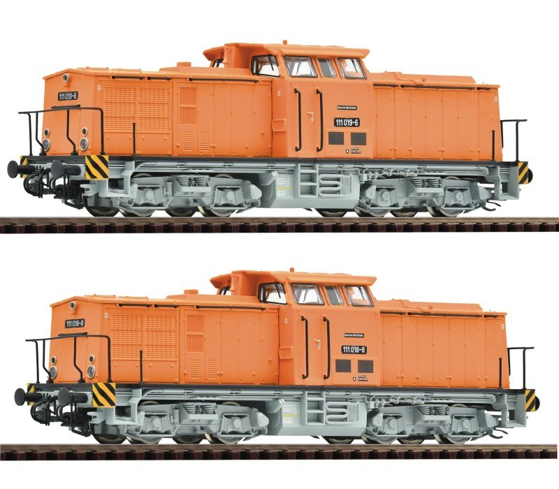 2 piece set: Diesel locomotives 111 018-8 and 111 019-6, DR, TT, Roco 7390011