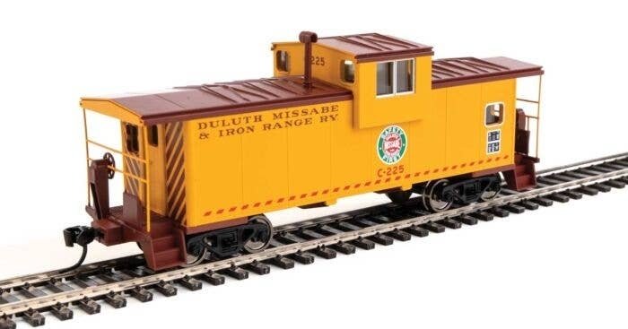 International Extended Wide-Vision Caboose - Ready to Run -- Duluth, Missabe & Iron Range C-225, HO, WalthersMainline 8714