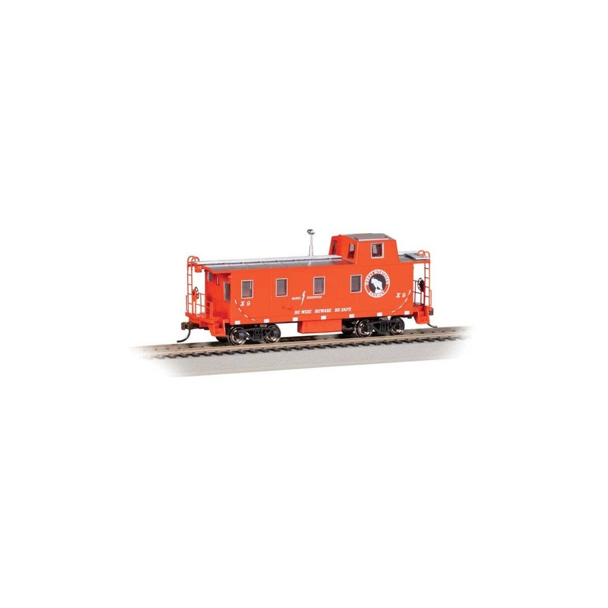 Slanted Offset-Cupola Caboose - Ready to Run -- Great Northern X-9, HO, Bachmann Industries 14010