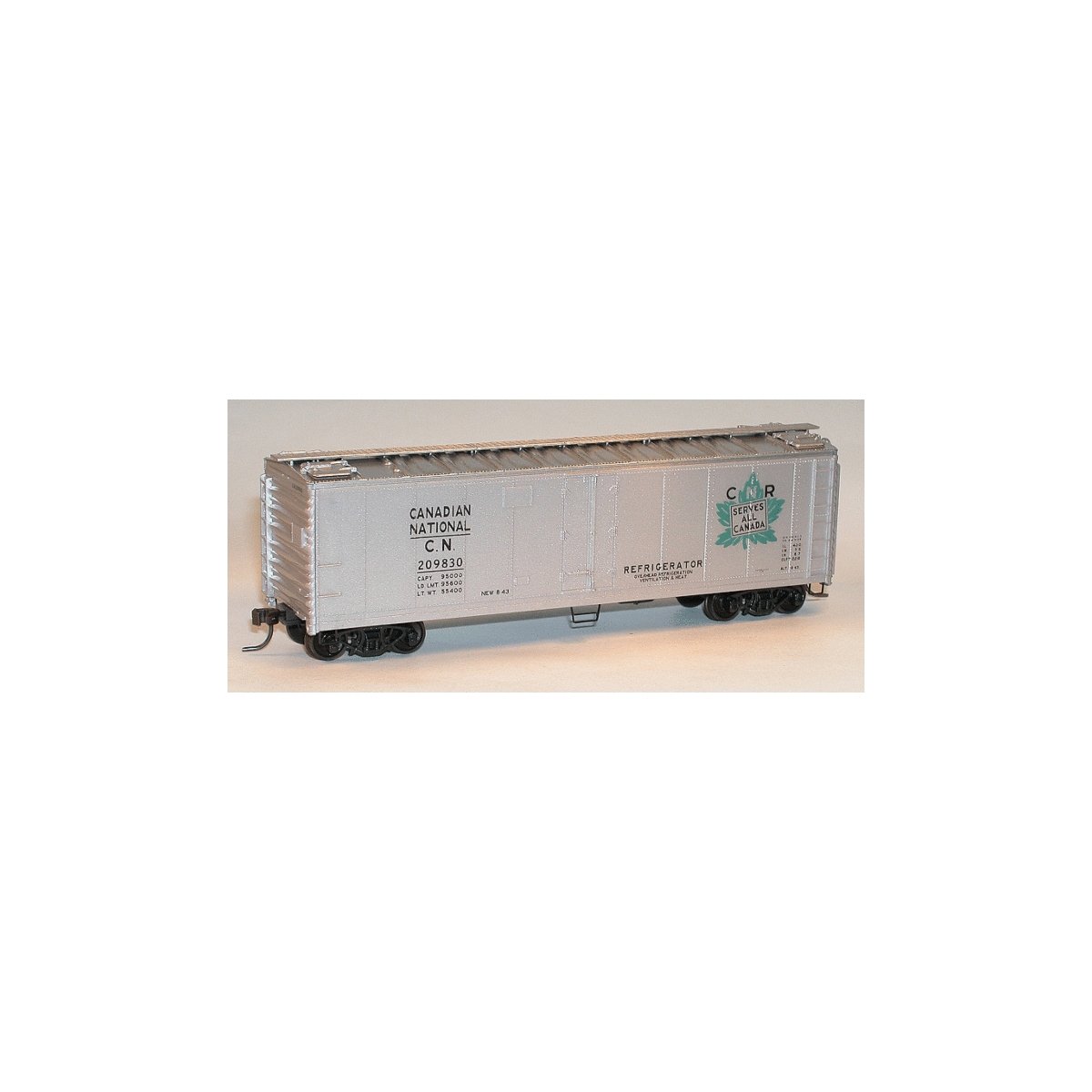 40′ Steel Reefer w/Hinged Door - Kit -- Canadian National 209830 (silver, black, green Leaf Logo), HO, Accurail Inc 8315