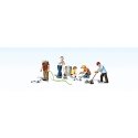 Lawn Workers - Scenic Accents(R) -- pkg(5), HO, Woodland Scenics 1915