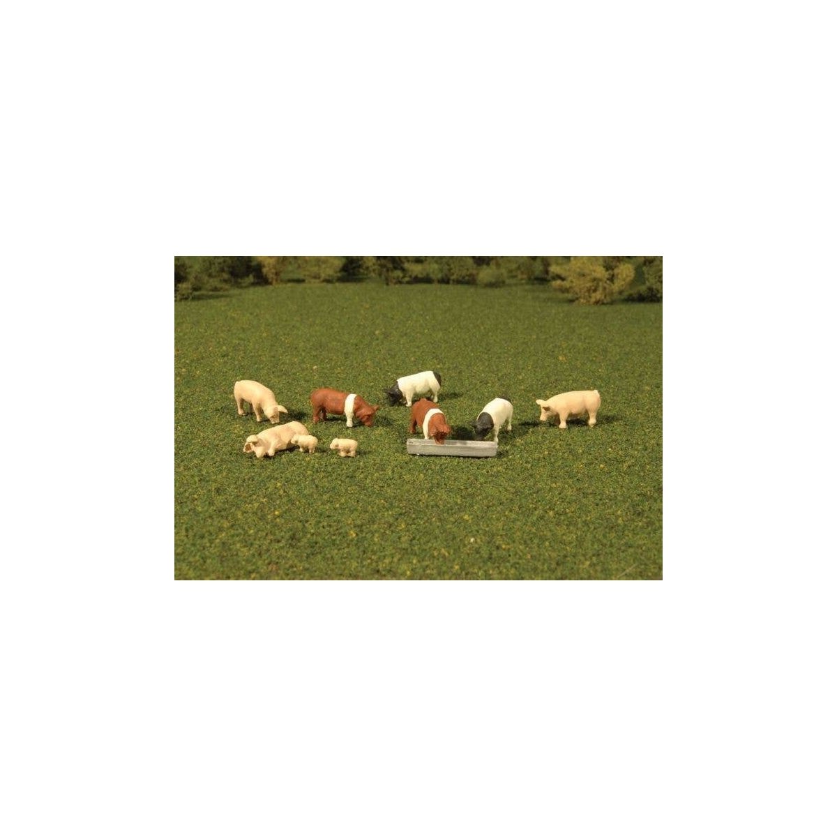 Pigs - SceneScapes(TM) -- pkg(9), HO, Bachmann Industries 33118