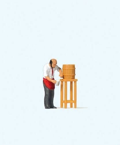 Man Pouring Draft Beer, HO, Preiser Kg 28192