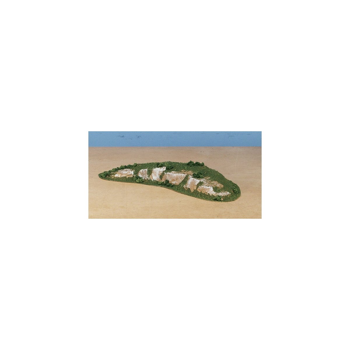 Rocky Ridges - Ready Landforms(TM) -- 6 x 14-1/2 x 1-3/4′ 15.2 x 36.8 x 4.5cm, HO, Woodland Scenics 1321