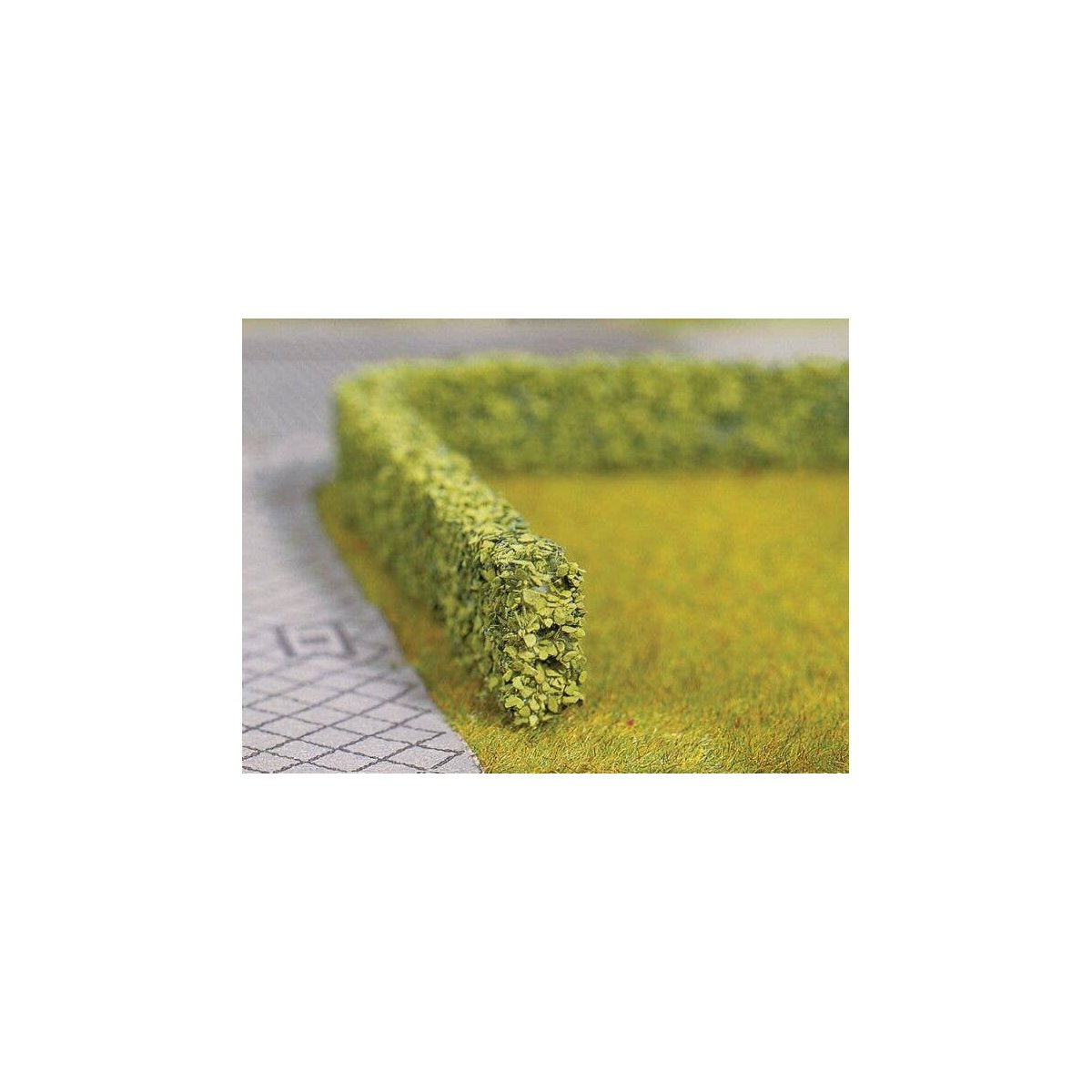 Short Hedges -- Light Green 19-5/8 x 3/8 x 1/4′ 50 x .8 x .6cm, HO, Walthers SceneMaster 1300