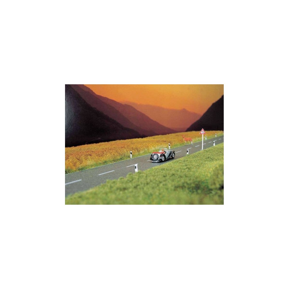 Flexible Self-Adhesive Paved Roadway -- 39-3/8 x 2-5/8′ 1m x 66mm -- With White Line Markin, HO, Walthers SceneMaster 1254