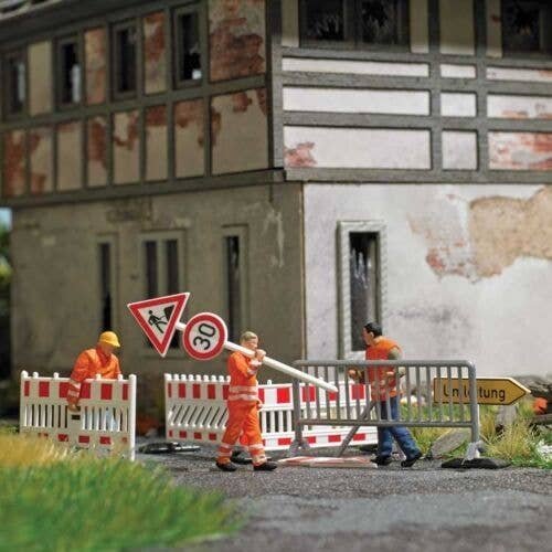Setting Up Construction Barriers - Action Set -- 8 Barriers, 3 Figures, German Signs, Orange , HO, Busch Gmbh & Co Kg 79900