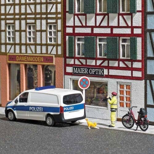 Chief Display Master - Action Set -- German Police Van, Figure in Hi Viz, Bicycle, HO, Busch Gmbh & Co Kg 79801