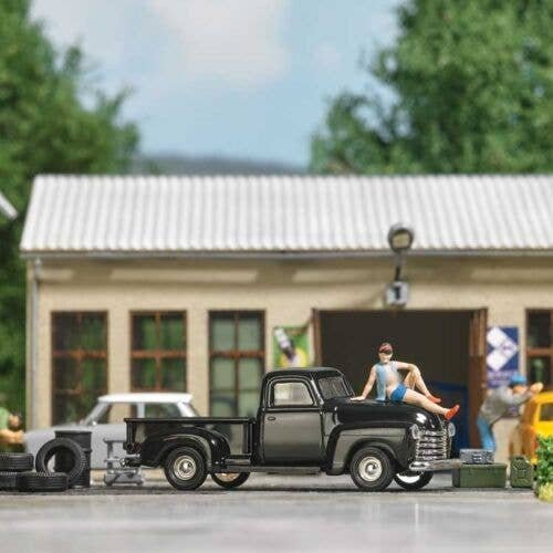 Female Model on Pickup - Action Set -- 1950 Pickup, Posing Partially Nude Model, Tires, Drum,, HO, Busch Gmbh & Co Kg 79812