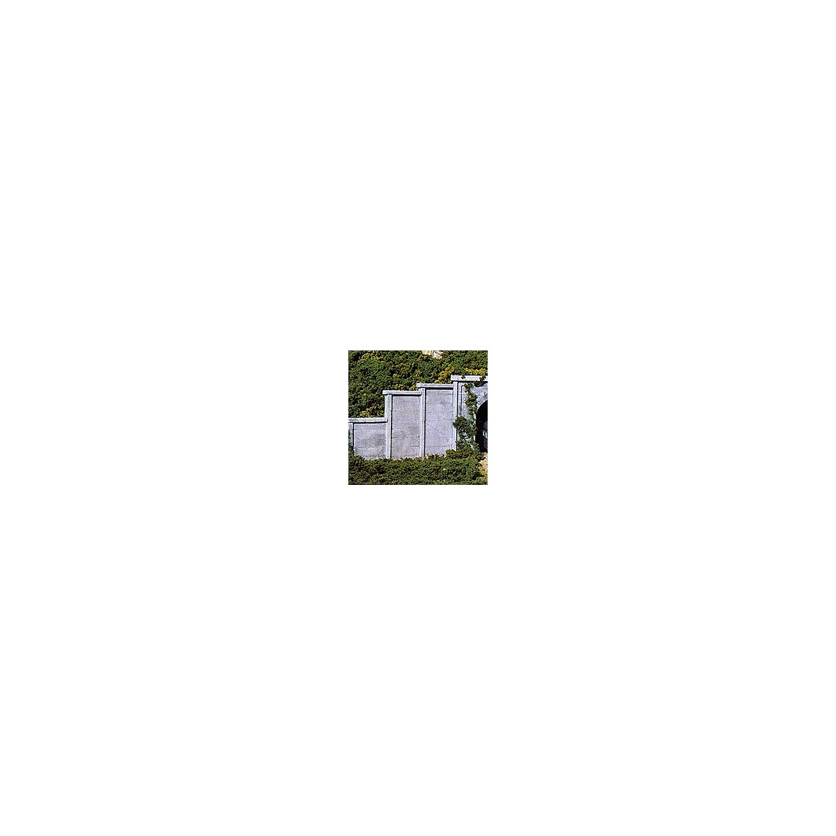 Retaining Walls (Hydrocal Plaster Castings) pkg(3) -- Concrete, All Scales, Woodland Scenics 1258
