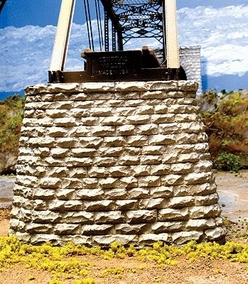 Single-Track Cut Stone Bridge Pier w/Pointed End -- 4-5/8 x 1 x 3-3/4′ 11.7 x 2.5 x 9.5cm, HO, Chooch Enterprises 8430