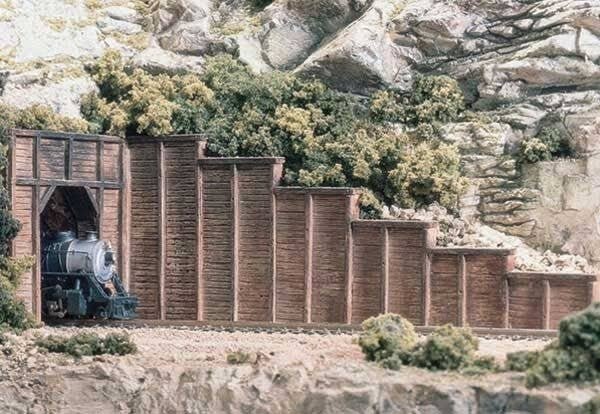 Retaining Walls pkg(6 Unpainted Hydrocal(R) Castings) -- Timber, N, Woodland Scenics 1160