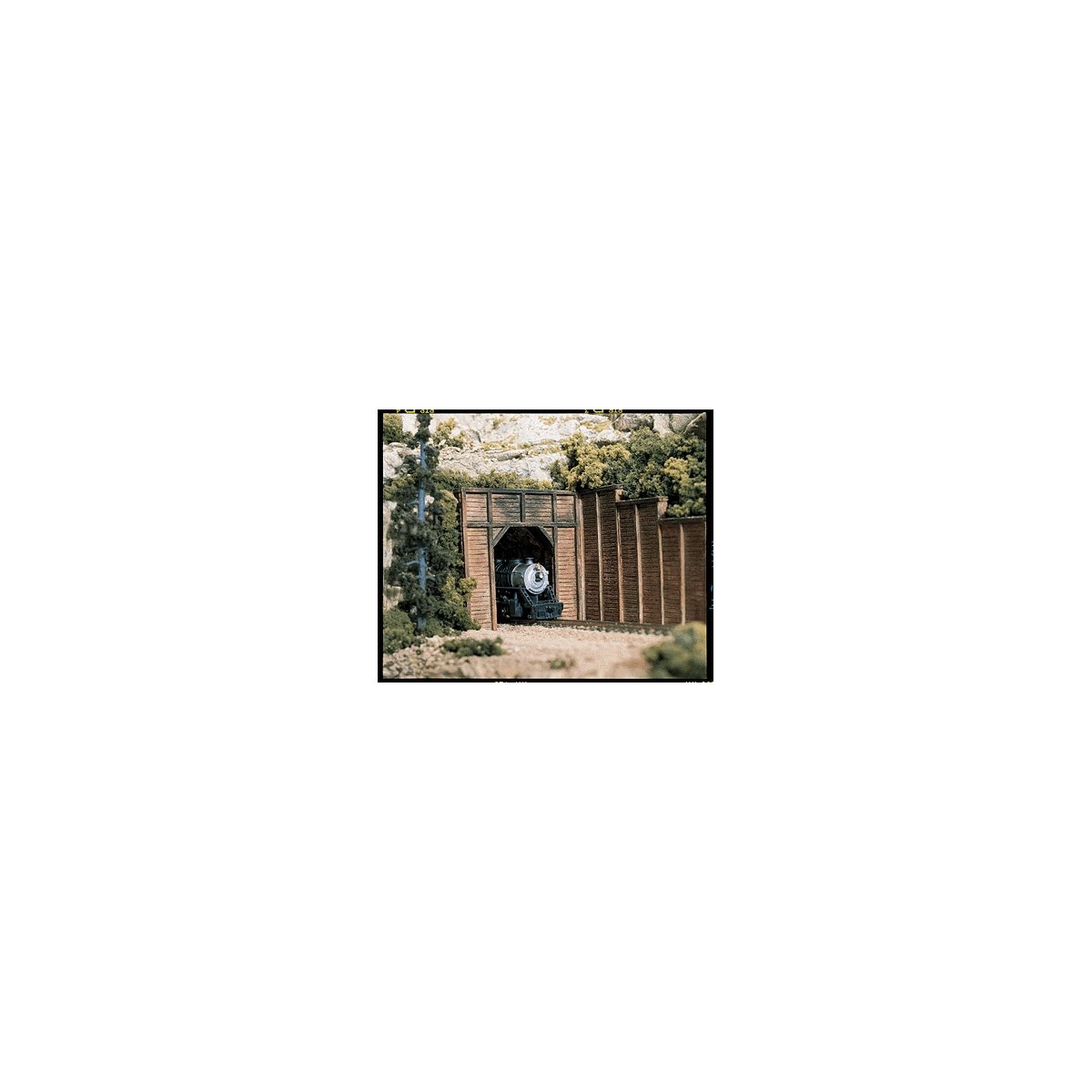 Single Track Tunnel Portals pkg(2 Unpainted Hyrdrocal(R) Castings) -- Timber, N, Woodland Scenics 1154