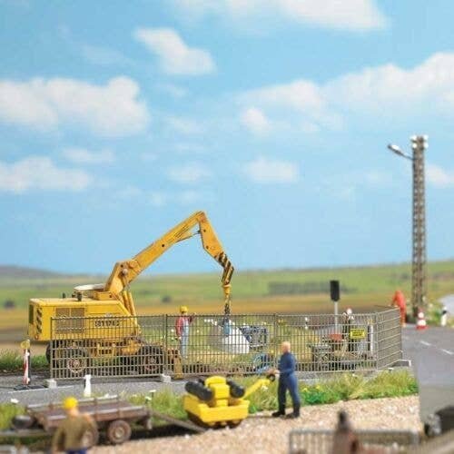 Wire Construction Fence - Kit -- 5 Sections, Each: 1-9/16 4cm x 7/8′ 2.3cm, HO, Busch Gmbh & Co Kg 1024