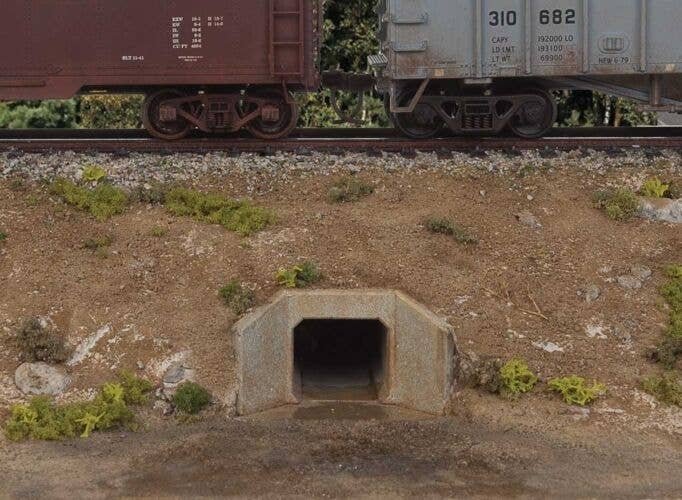 Concrete Culverts pkg(4) -- Kit - 1-1/2 x 1/2 x 13/16′ 3.8 x 1.2 x 2cm, HO, Walthers Cornerstone 4558