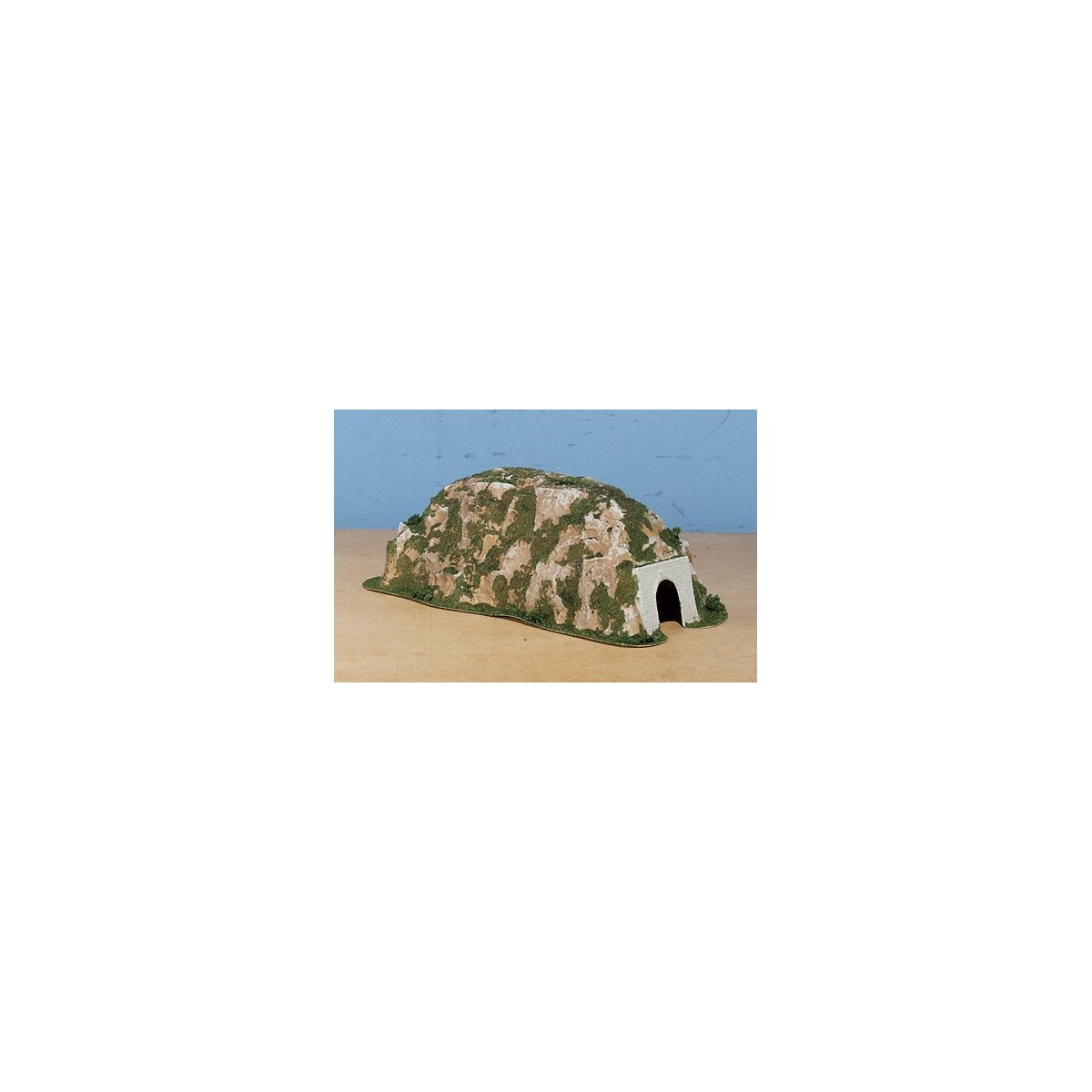 Ready Landform - Tunnel -- Straight: 9-1/2 Wide x 14-1/2′ Long 24.1 x 36.8cm, N, Woodland Scenics 1315