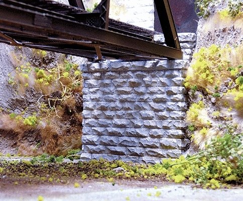 Single-Track Cut Stone Bridge Abutment -- 1-3/4 x 5/8 x 2-1/4′ 4.5 x 1.6 x 5.7cm pkg(2), N, Chooch Enterprises 9840