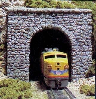 Single-Track Tunnel Portal (Hydrocal Plaster Casting) -- Random Stone, HO, Woodland Scenics 1255