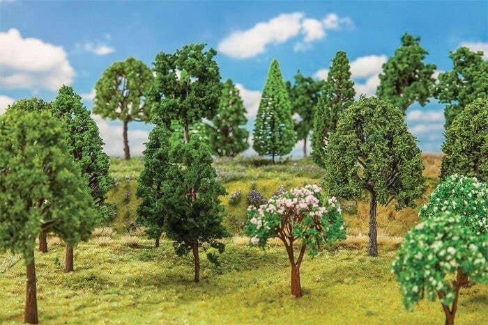 Deciduous Trees -- pkg(30), All Scales, Faller Gmbh 181525