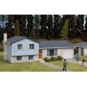 Split-Level House -- Kit - 7-1/4 x 3-3/4 x 2-9/16′ 18.4 x 9.5 x 6.5cm, HO, Walthers Cornerstone 3794