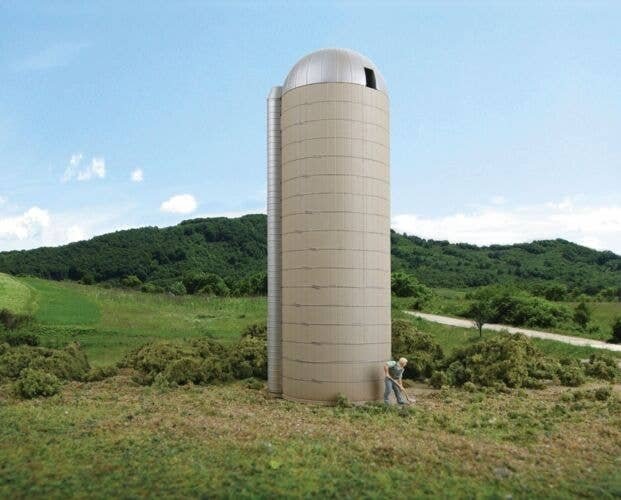 Concrete-Style Silo -- Kit - 1-5/8` x 5-1/2` 42 x 142cm, HO, Walthers Cornerstone 3332