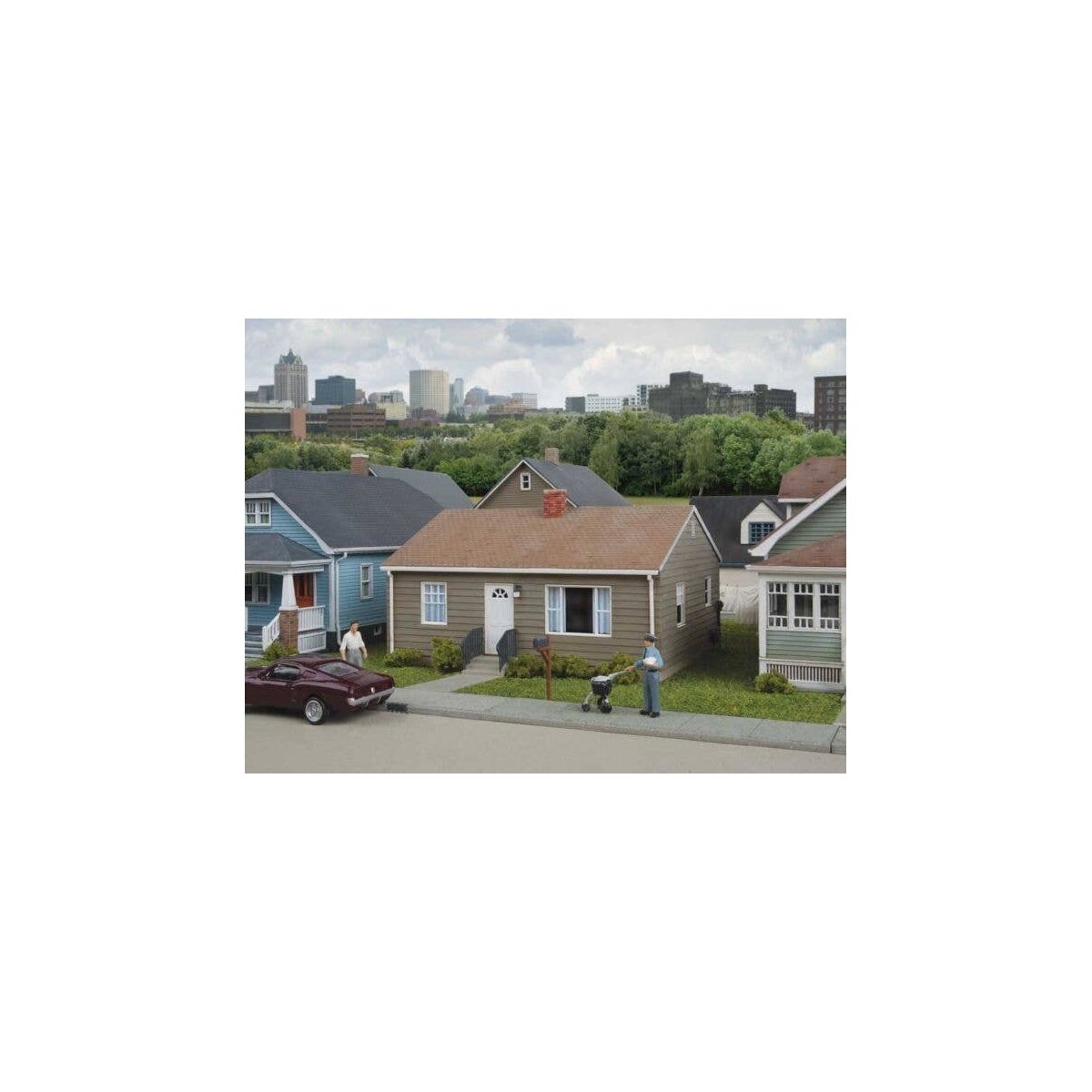 Postwar Prefab House -- Kit - 4-1/4 x 3-1/2 x 2-3/8′ 10.8 x 8.8 x 6cm, HO, Walthers Cornerstone 4152