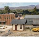 Flag Stop Station -- Kit - 3-3/8 x 3-1/16 x 2-7/8′ 8.57 x 7.78 x 7.3cm, HO, Walthers Cornerstone 4061