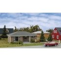 Brick Ranch House -- Kit - 3-1/16 x 2-9/32 x 1-1/4′ 7.7 x 5.7 x 3.17cm, N, Walthers Cornerstone 3838