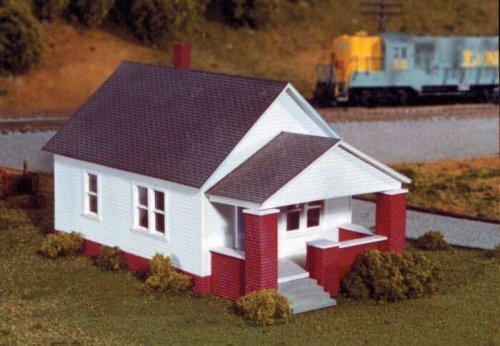 One-Story House w/Front Porch -- Kit - 3 x 4-3/8′ 7.7 x 11.2cm, HO, Rix Products 202