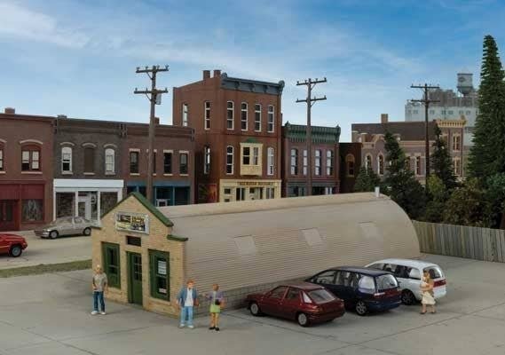 Converted Quonset Hut -- Kit - 6-9/16 x 2-3/4 x 2-1/8′ 16.6 x 6.9 x 5.3cm, HO, Walthers Cornerstone 3561
