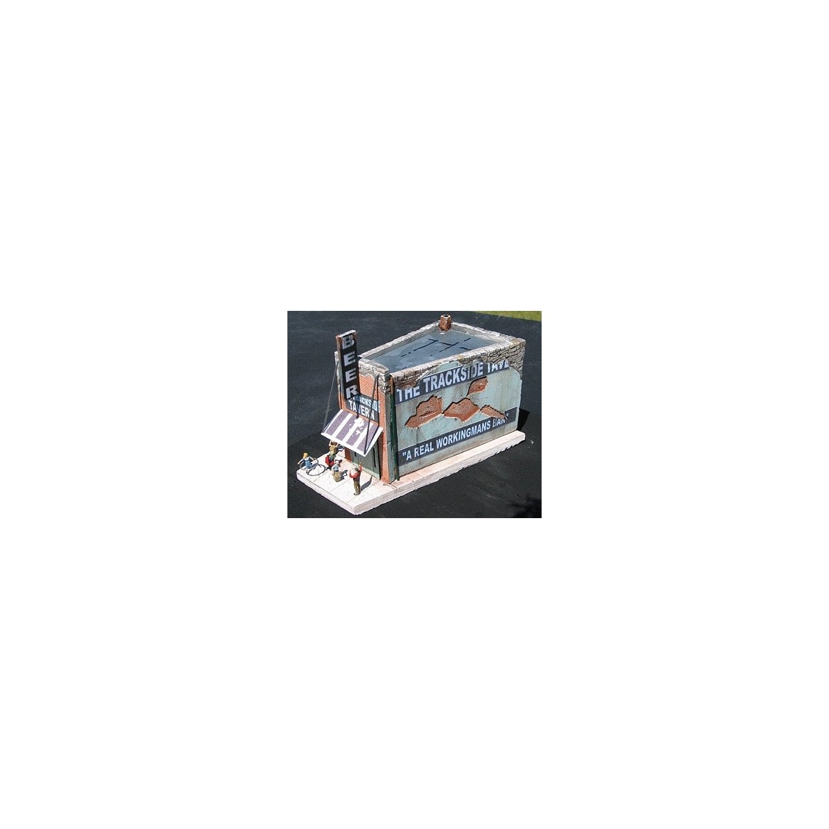 The Trackside Tavern -- Cast Plaster Kit - 6 x 4′, HO, Downtown Deco 1040