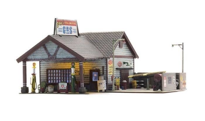 Built-&-Ready Landmark Structures(R) - Assembled -- Ethyl`s Gas & Service - 6-3/8 x 5-11/16` 16, HO, Woodland Scenics 5048