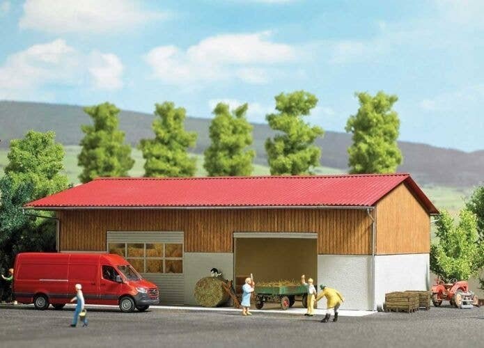 Crop and Machinery Storage Shed -- Laser-Cut Kit - 8-3/16 x 7-1/4 x 3-1/2′ 20.8 x 18.5 x 8.8cm, HO, Busch Gmbh & Co Kg 1901