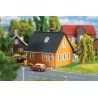 Settlement Tract House -- Kit - 4-15/16 x 3-7/8 x 3-5/8′ 12.5 x 9.8 x 9.2cm, HO, Faller Gmbh 131300