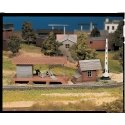Plasticville U.S.A.(R) Classic Kits -- Loading Platform & Crossing Shanty, O, Bachmann Industries 45977